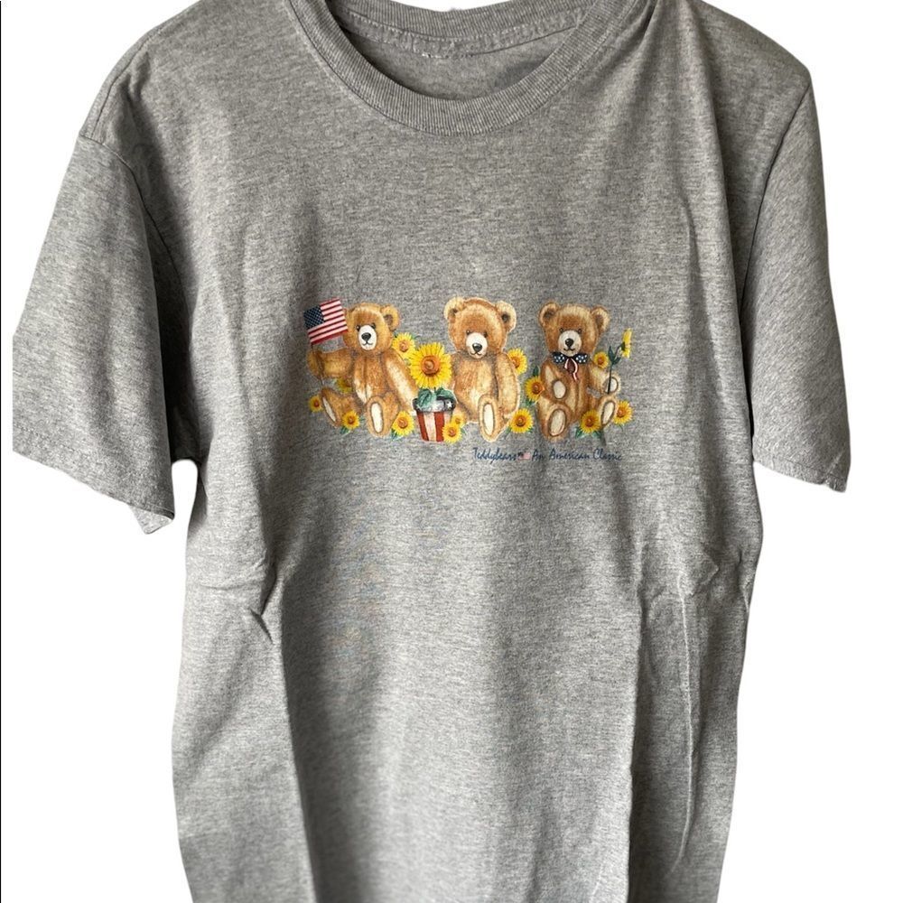 Patriotic Bear Women’s T-shirt size medium